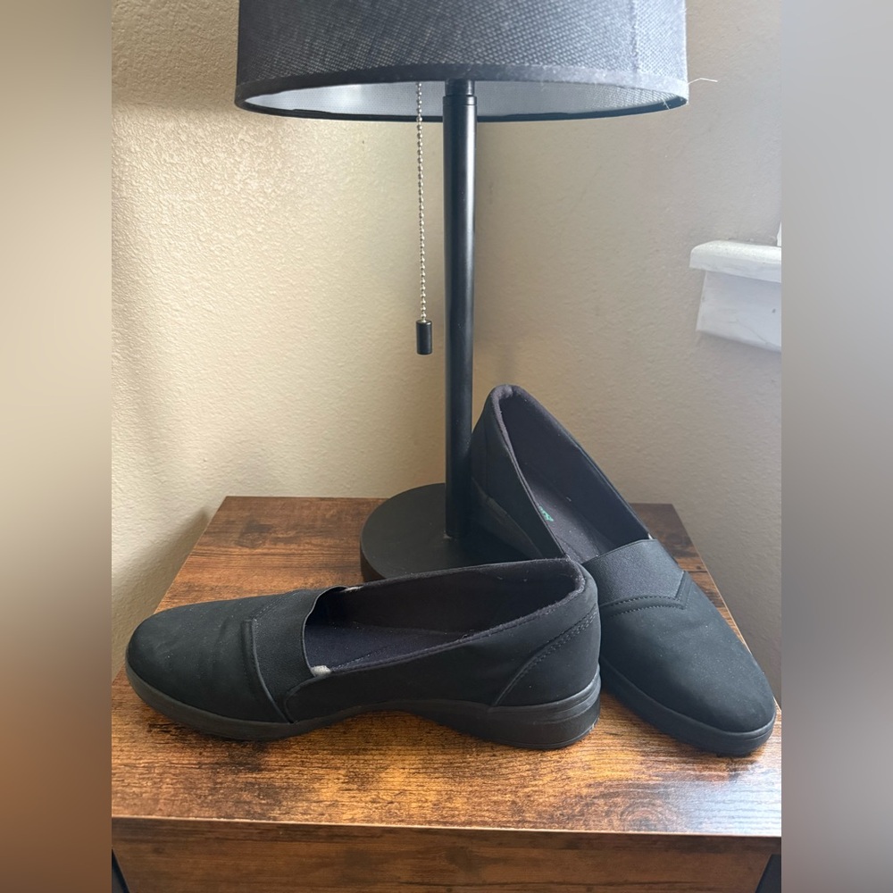 Grasshoppers Women’s Black Slide On Shoes 9.5 M